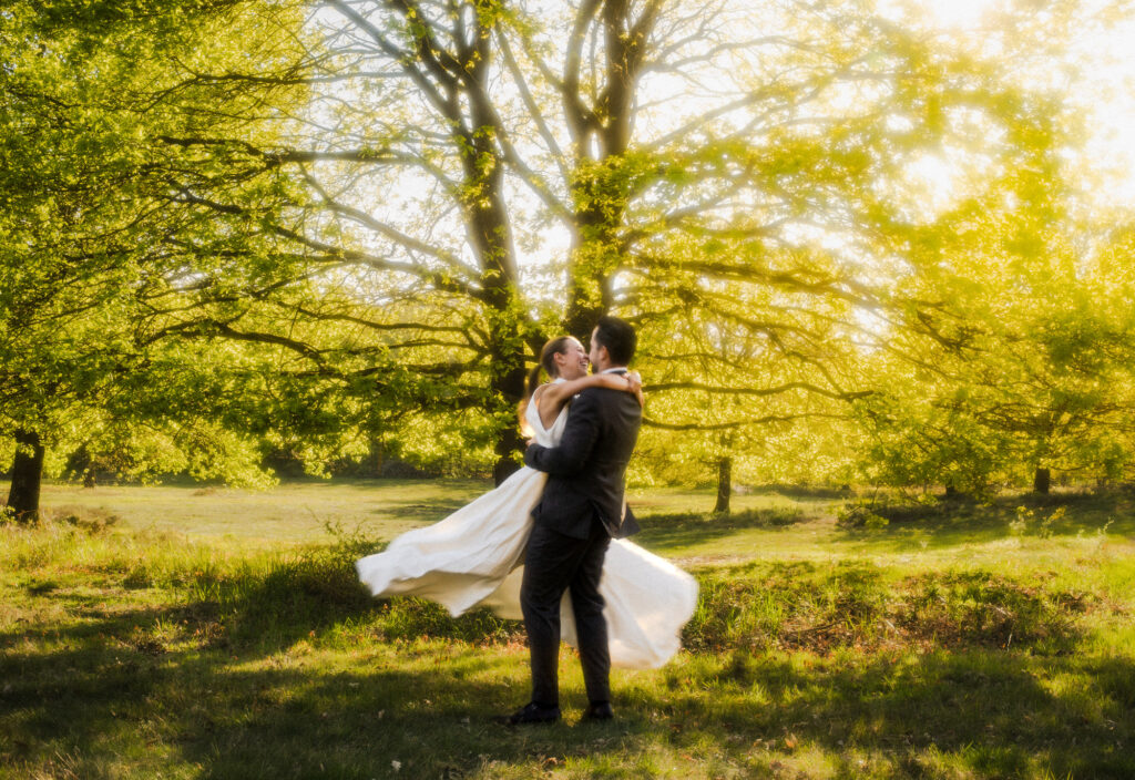 Brautpaar im Park – Hochzeitsfotograf Rhein-Sieg-Kreis